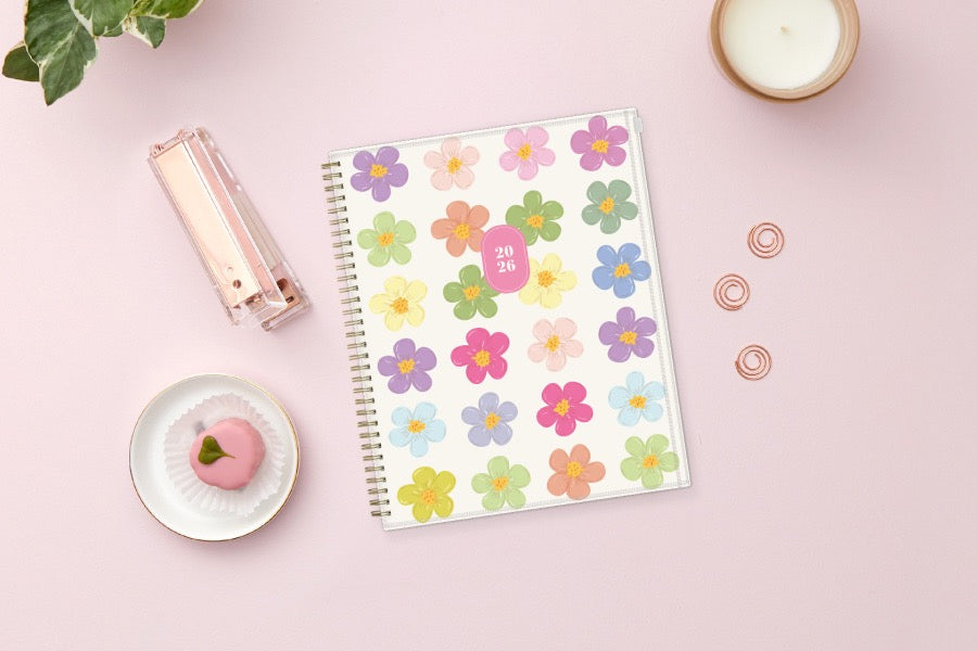 floral front cover with daisies on this 8.5x11 planner