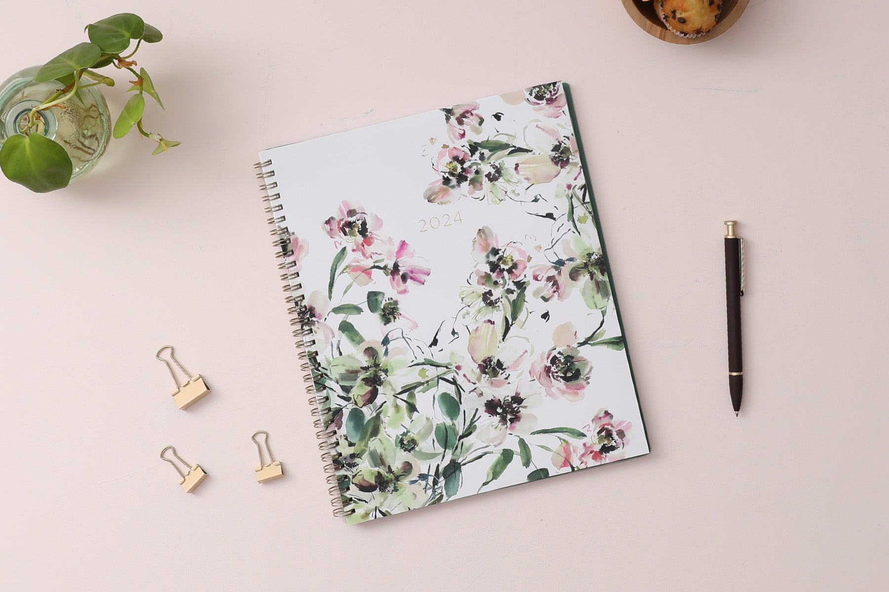 2024 beautiful floral pattern on beige back cover gold wire-o 8.5x11