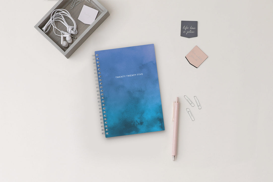 Savoy Cool 2025 Weekly Monthly 5x8 Planning Calendar