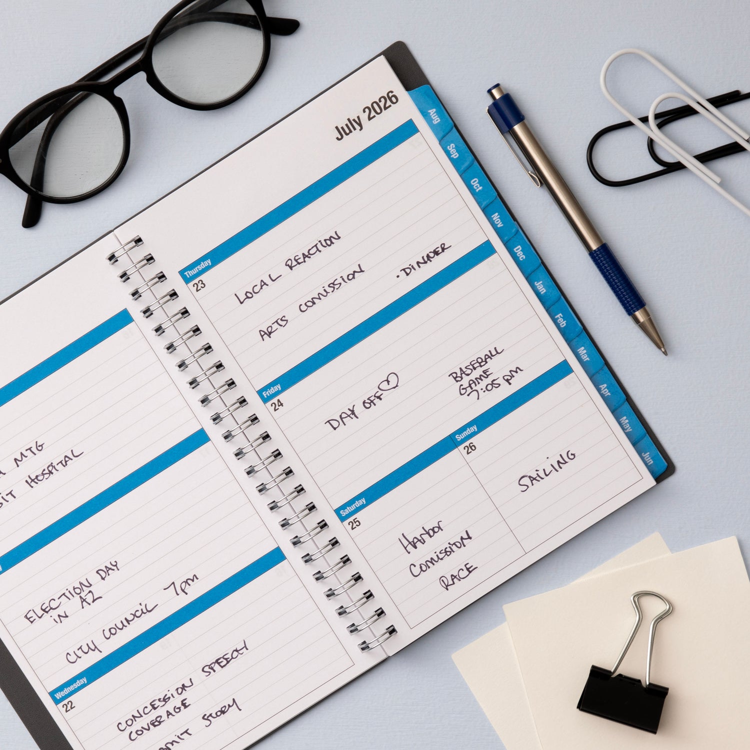 2026-2027 weekly spread featuring ample writing space, bullet points, to do-list.
