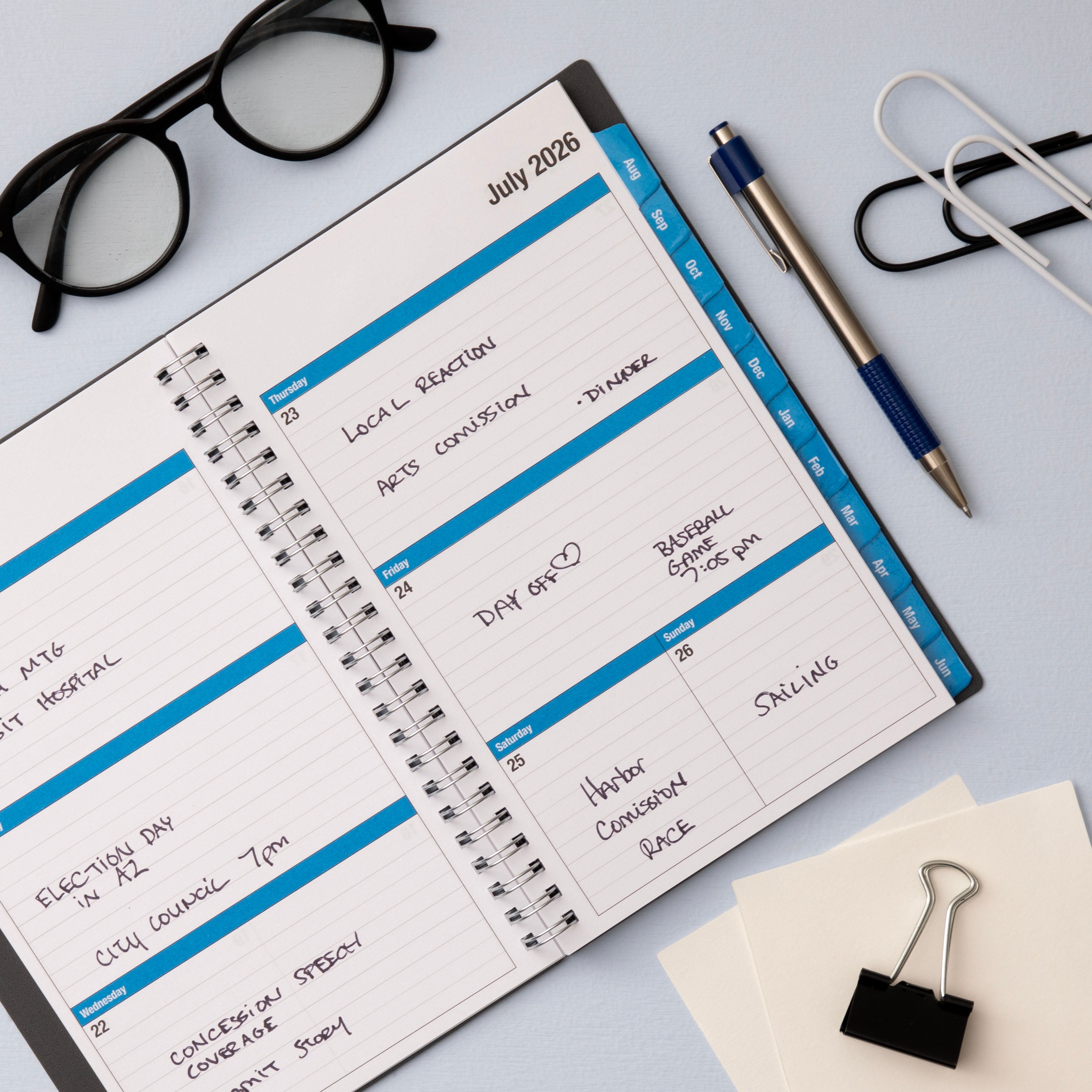 2026-2027 weekly spread featuring ample writing space, bullet points, to do-list.
