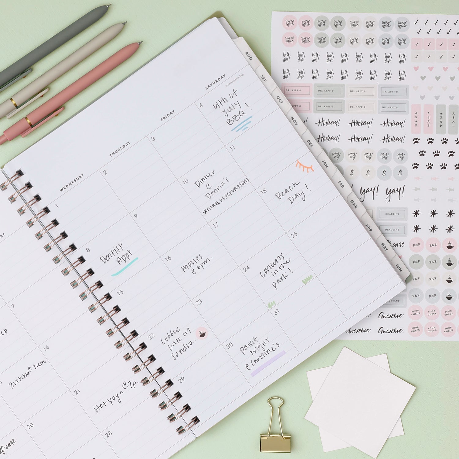 2026-2027 weekly spread featuring ample writing space, bullet points, to do-list.