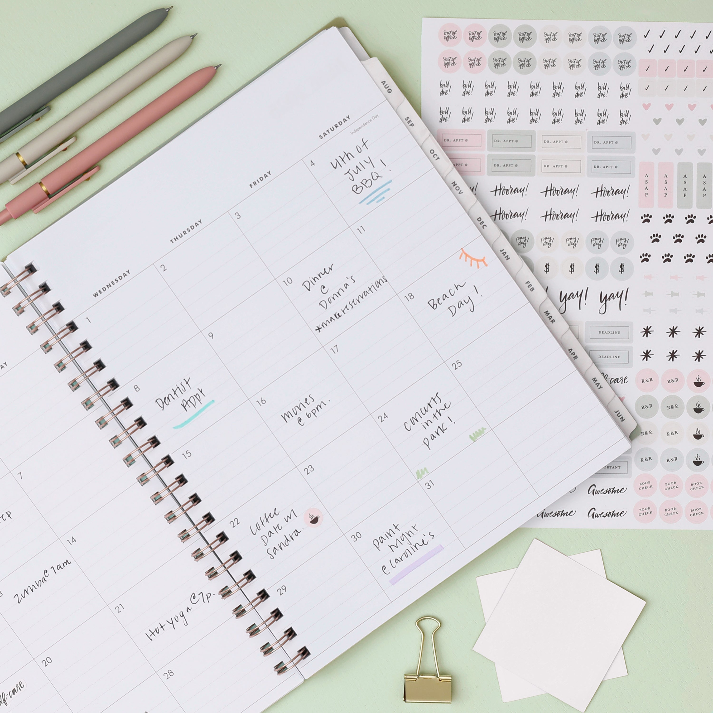 2026-2027 weekly spread featuring ample writing space, bullet points, to do-list.